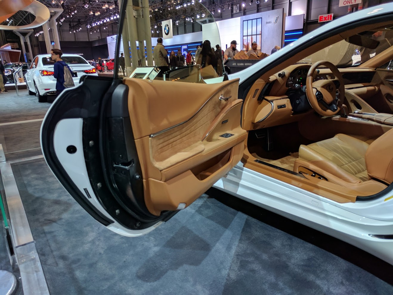 I love this door panel. There’s something beautiful about the door handle on the LC500